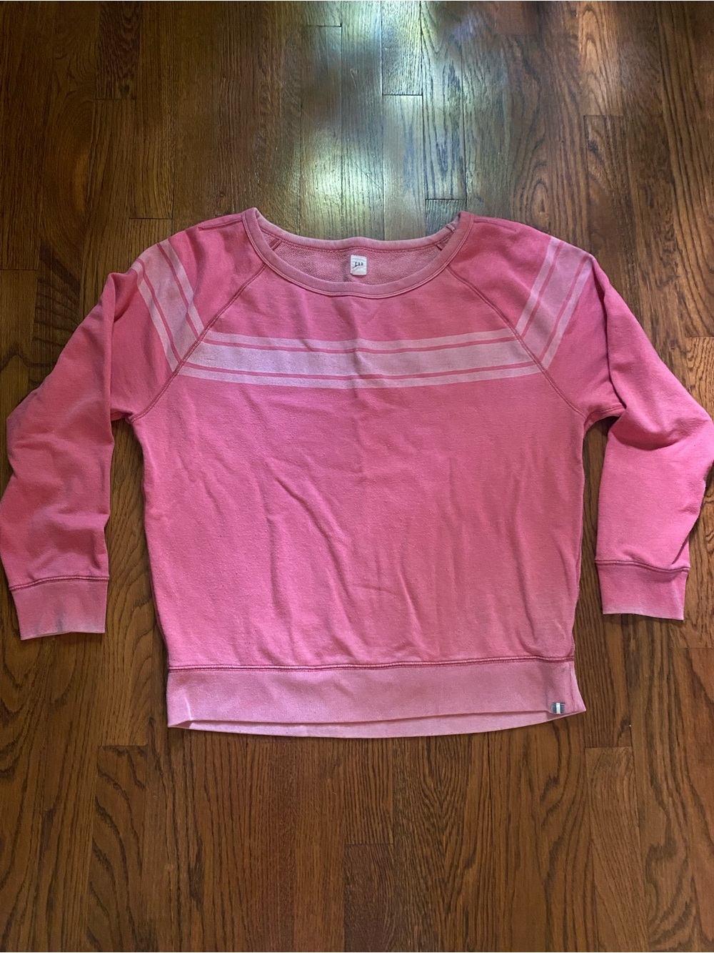 GAP Slouch Raglan Sweatshirt Womens Medium Pink Distressed Long Sleeve Top Shirt